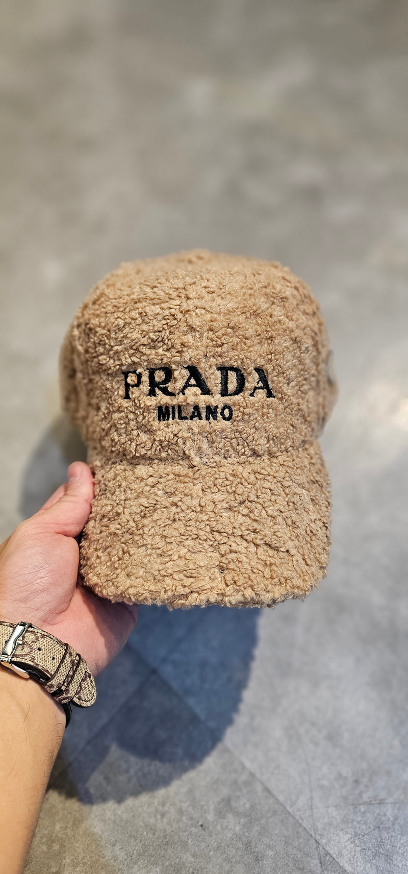 Boné Prada