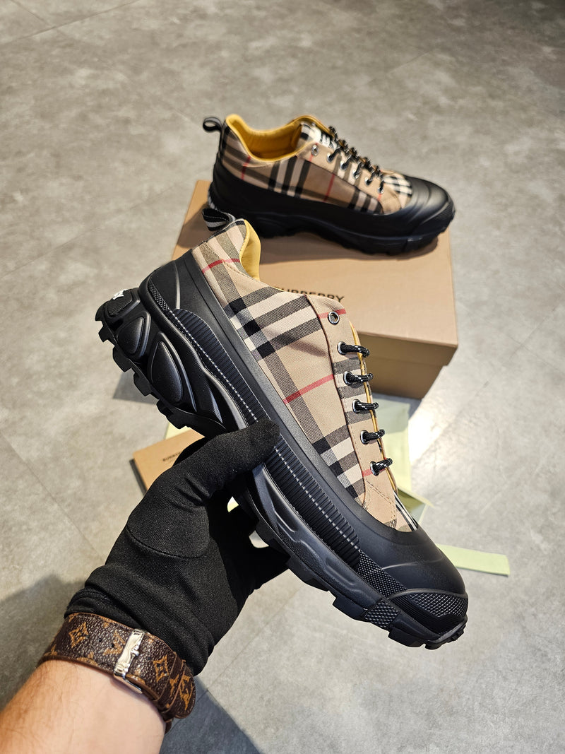 Tênis Burberry