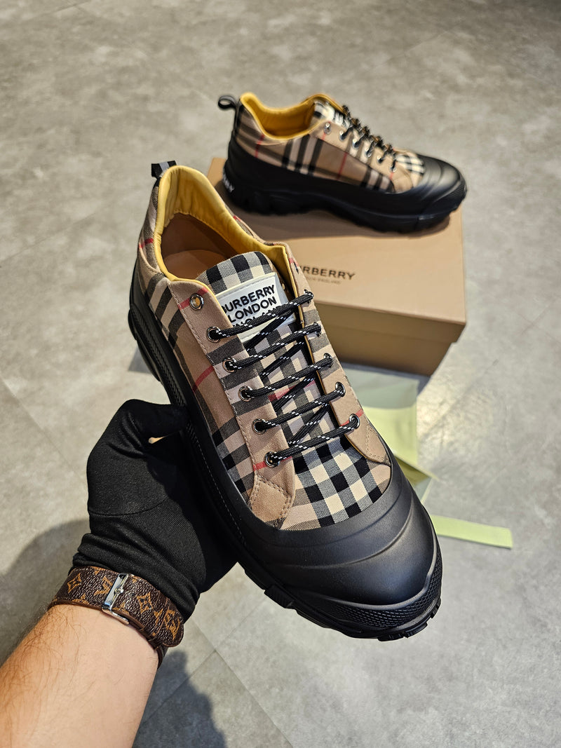Tênis Burberry