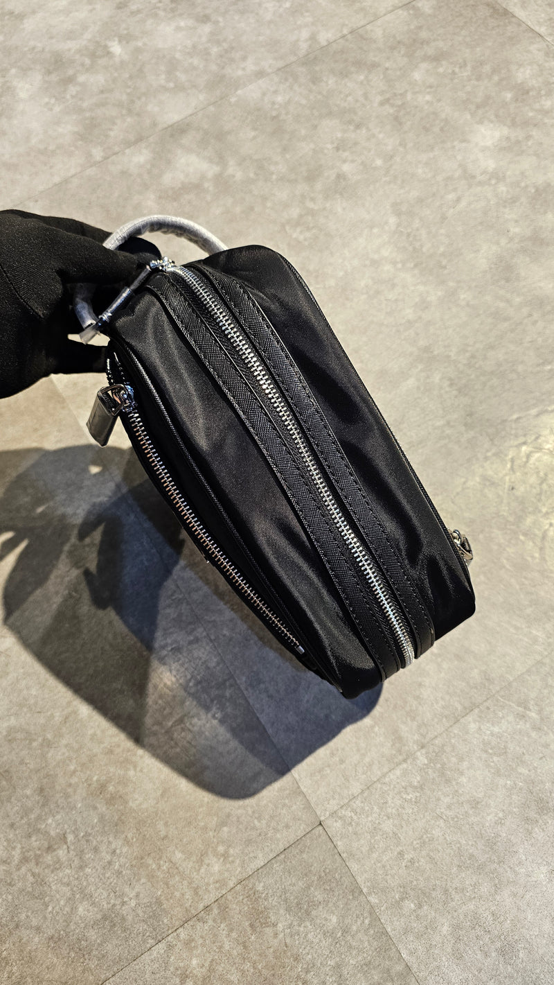 Necessaire Prada