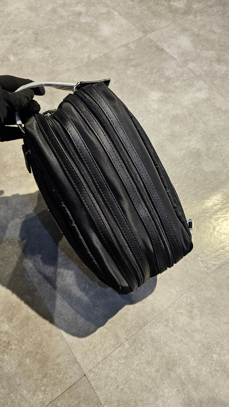 Necessaire Prada