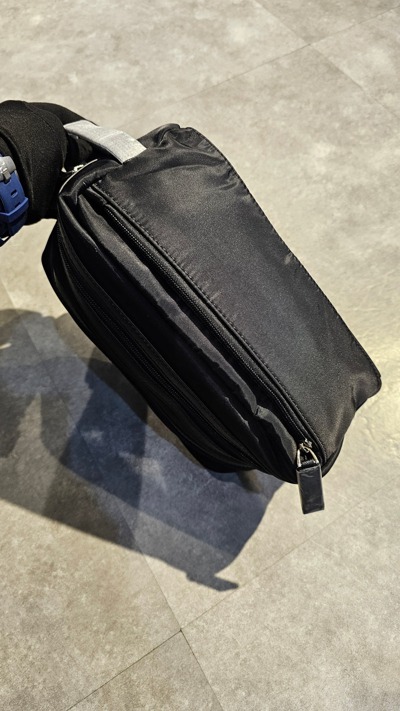 Necessaire Prada