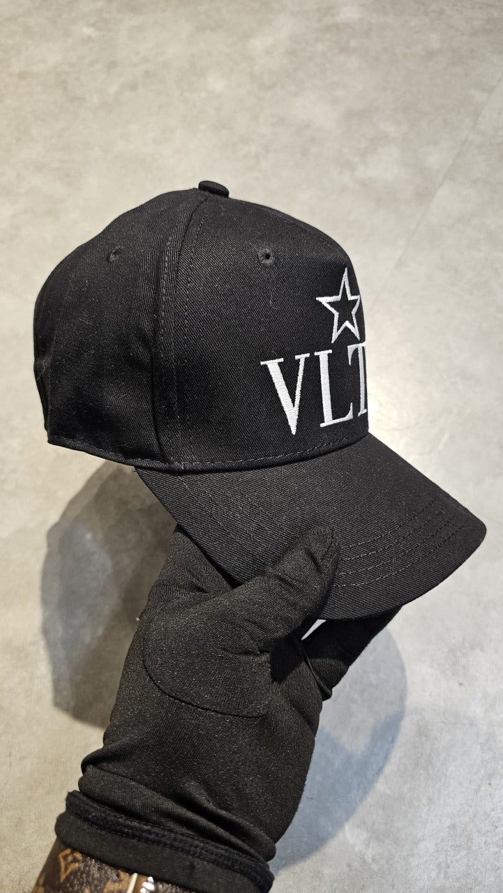 Boné Valentino